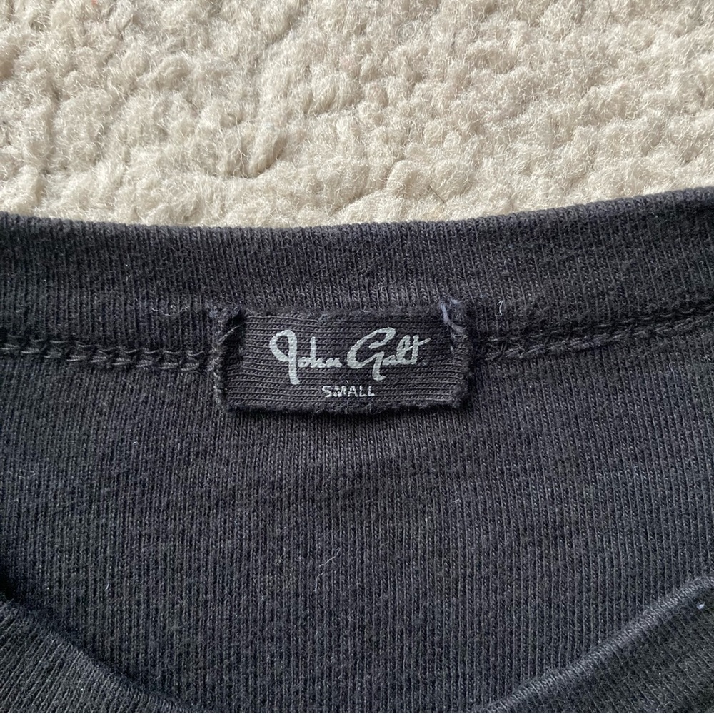 Brandy Melville John Galt Flower T-Shirt - Picture 4 of 4